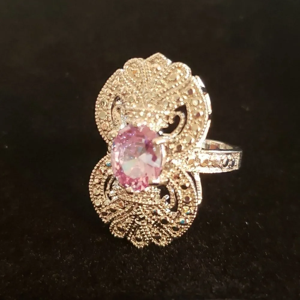 Very Pretty Vintage Silvertone Statement Ring with Light Purple Stone Sz…